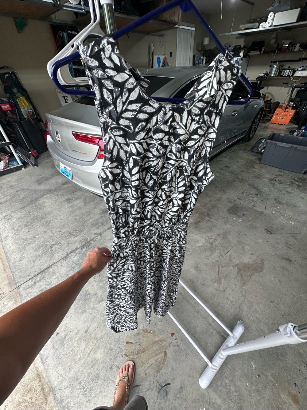 Vintage Black & White Leaf Print Sleeveless Dress
